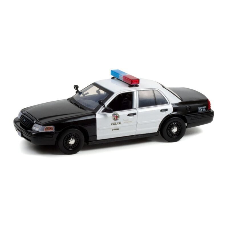 Miniatura coche de policía Ford Crown Victoria 2001 Police Interceptor blanco y negro - Los Angeles Police Department (LAPD) película Drive a escala 1/18 lateral delantero Greenlight