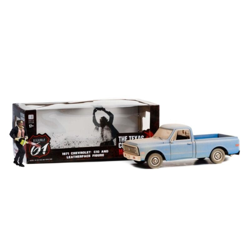 Miniatura camioneta Chevrolet C-10 1974 azul con figura Leatherface de la película La Matanza de Texas a escala 1/18 Greenlight con caja de cartón expositora