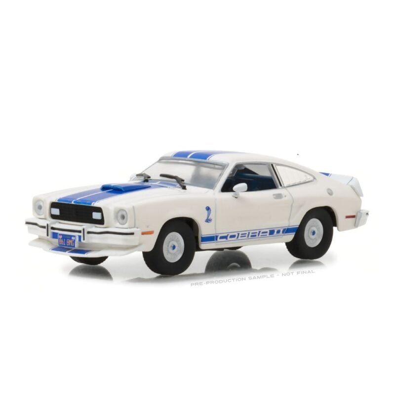 Miniatura coche Ford Mustang Cobra II 1976 blanco con rayas azules de la serie Los Ángeles de Charlie a escala 1/43 Greenlight