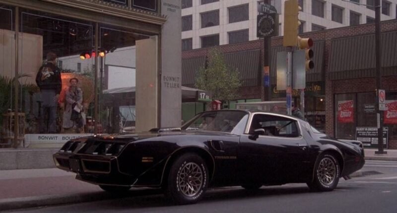 Coche Pontiac Firebird Trans Am 1979 negro película Rocky 2