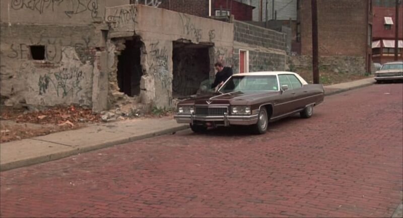 Coche Cadillac Sedan deVille 1973 rojo película Rocky