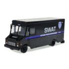 Miniatura furgoneta negra SWAT Departarmento de Policía de Gotham Grumman Olson 1993 de la película Batman El caballero oscuro a escala 1/43 Greenlight