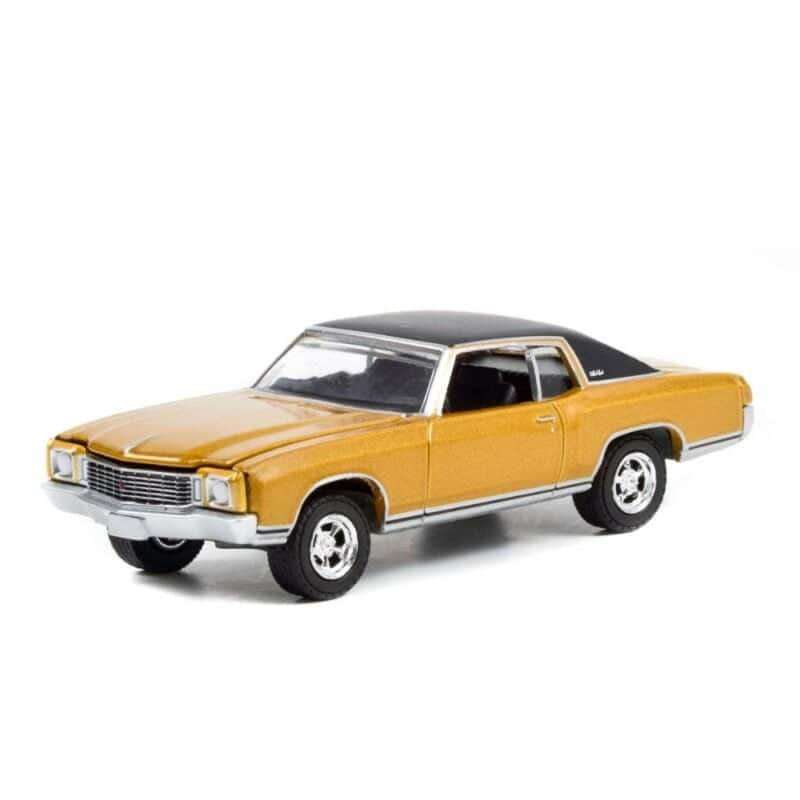 Miniatura coche dorado descapotable Chevrolet Monte Carlo 1972 de la serie Locos por los coches a escala 1/64 Greenlight