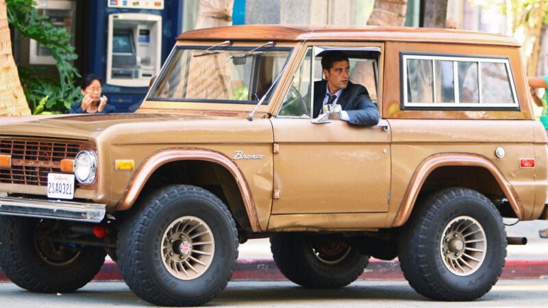 Fotograma coche todoterreno Ford Bronco 1970 de la serie Lost