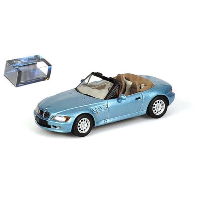 Miniatura coche descapotable azul BMW Z3 E36/7 conducido por James Bond 007 en la película GoldenEye a escala 1/43 Minichamps con urna transparente