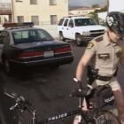 Fotograma coche de policía blanco y negro Ford Crown Victoria Interceptor de la serie Reno 911!
