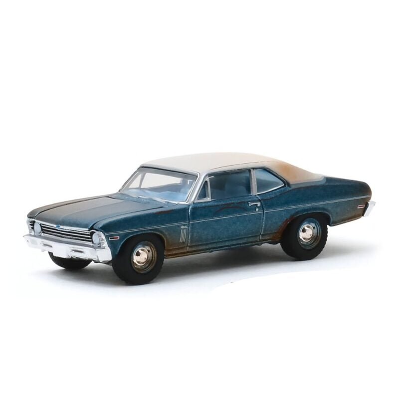 Miniatura coche azul y blanco Chevrolet Nova 1970 de la película Superdetective en Hollywood a escala 1/64 Greenlight