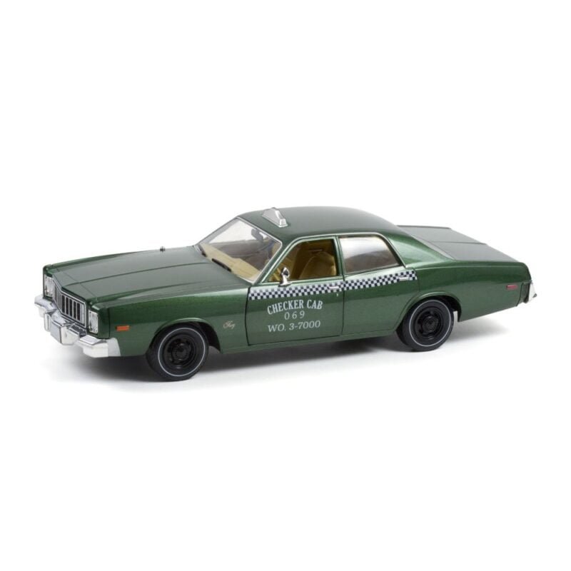 Miniatura taxi verde Plymouth Fury Checker 1976 de la película Superdetective en Hollywood a escala 1/18 Greenlight