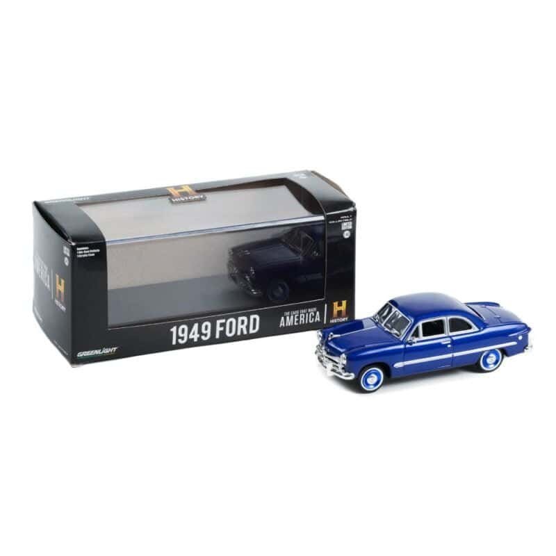 Miniatura coche azul Ford 1949 de la serie The Cars that Made America a escala 1/43 Greenlight con urna transparente