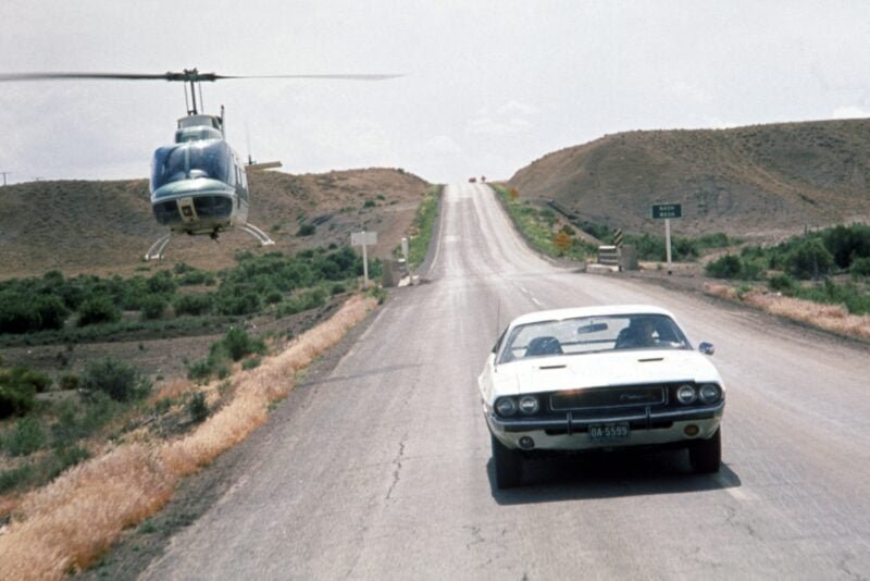 Fotograma coche blanco Dodge Challenger R/T 1971 de la película Vanishing Point