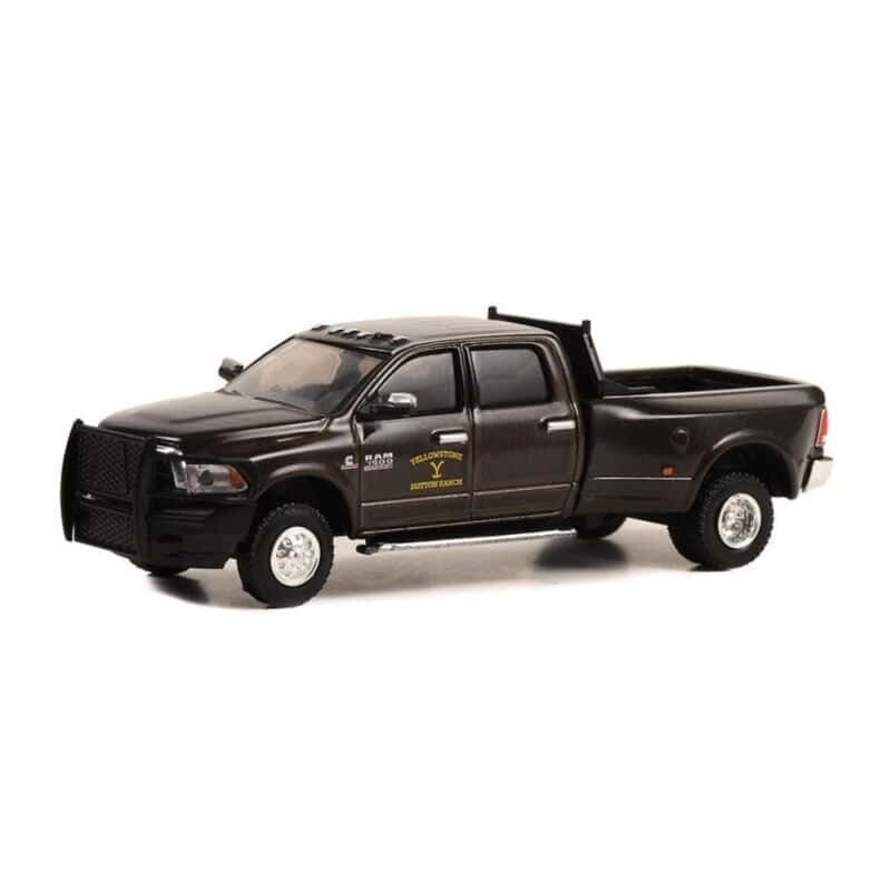 Miniatura camioneta negra Ram 3500 Laramie Dually del Yellowstone Dutton Range en la serie Yellowstone a escala 1/64 Greenlight