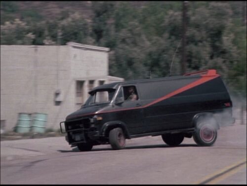 Fotograma furgoneta GMC Vandura 1983 negra de la serie El Equipo A