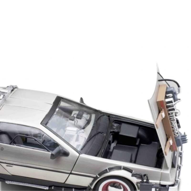 Miniatura coche DeLorean de la película Regreso al futuro 3 a escala 1/18 Sun Star