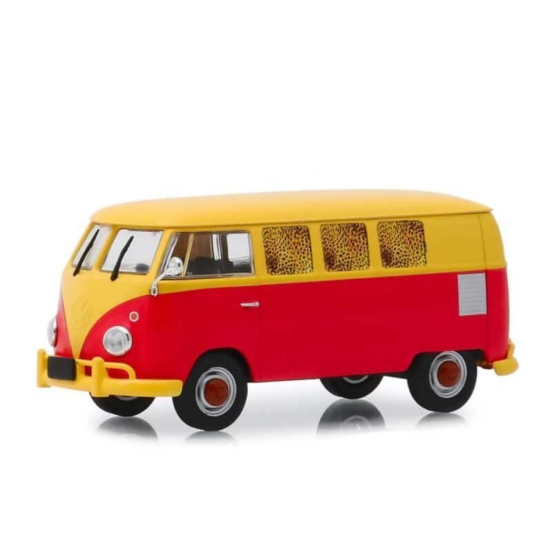 Miniatura furgoneta roja y amarilla Volkswagen T1 Station Wagon de la película Aquel excitante curso a escala 1/43 Greenlight