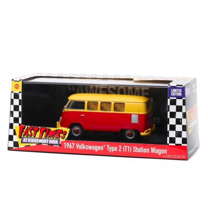 Miniatura furgoneta roja y amarilla Volkswagen T1 Station Wagon de la película Aquel excitante curso a escala 1/43 Greenlight