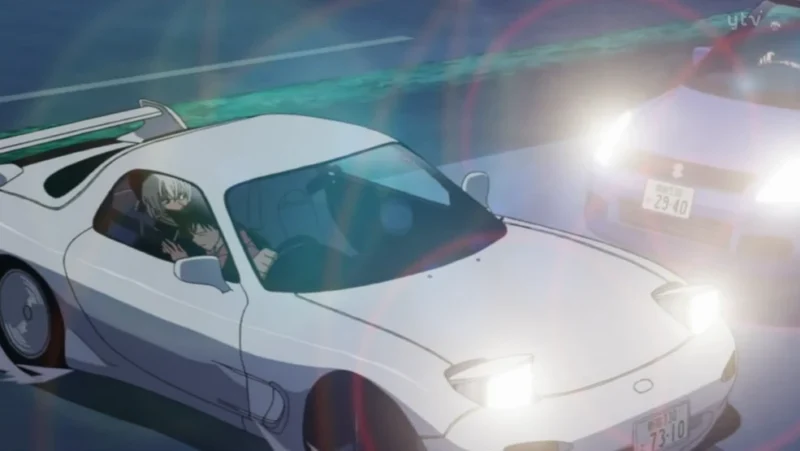 Coche blanco Mazda RX-7 de la serie Detective Conan