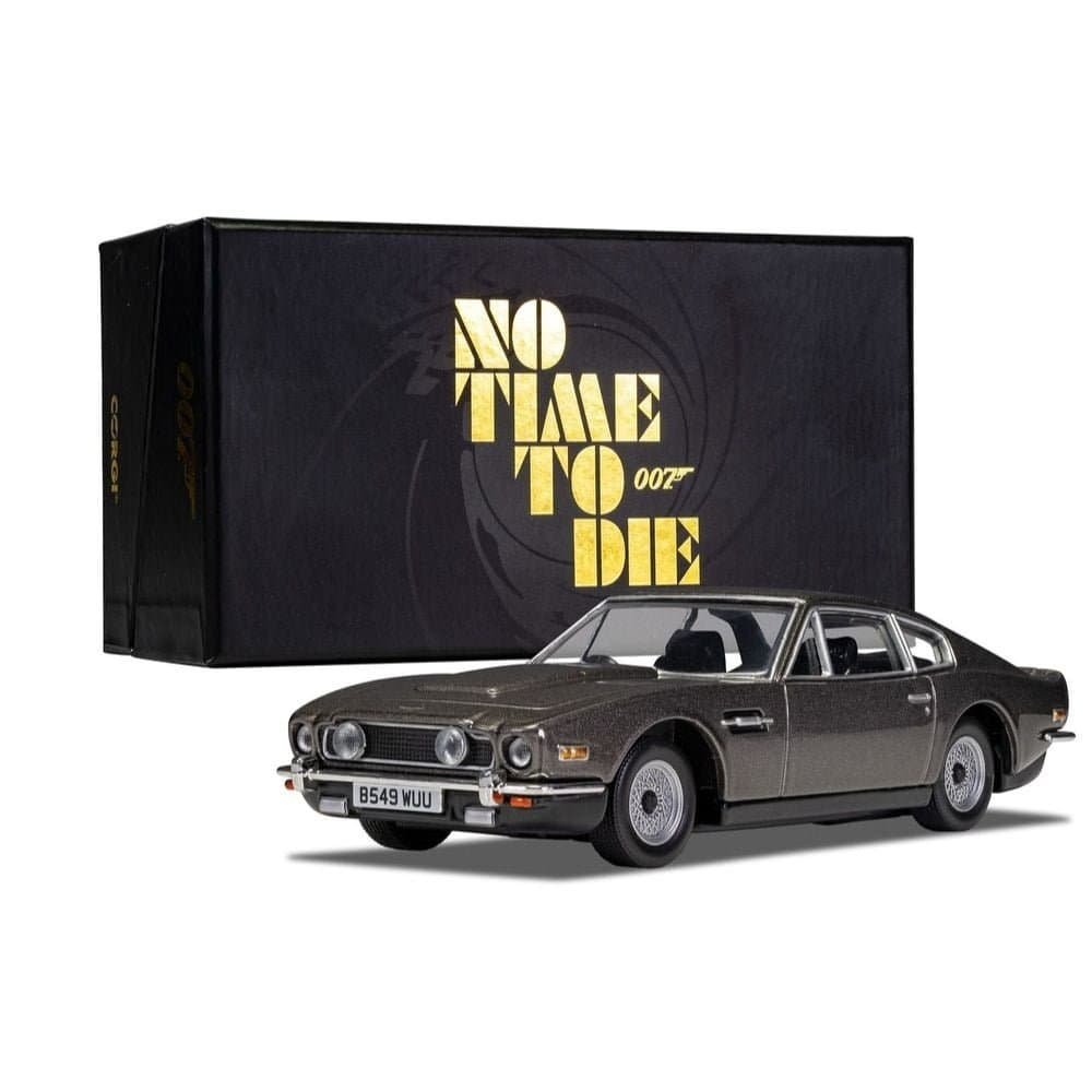 Miniatura coche gris oscuro Aston Martin V8 Vantage conducido por James Bond 007 en la película Sin tiempo para morir a escala 1/36 Corgi