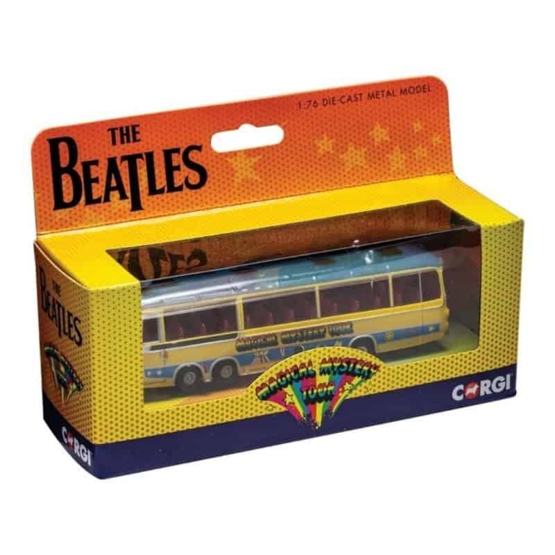 Miniatura autobús azul y amarillo Bedford VAL 14 1967 de la película Magic Mystery Tour de los Beatles a escala 1/76 Corgi