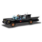 Miniatura coche negro y naranja Batmobile de la serie Batman a escala 1/46 Corgi con figuras