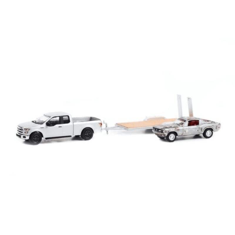 Miniatura coche Ford Mustang GT sin restaurar con camioneta Ford F-150 de la serie La casa de empeños a escala 1/64 Greenlight