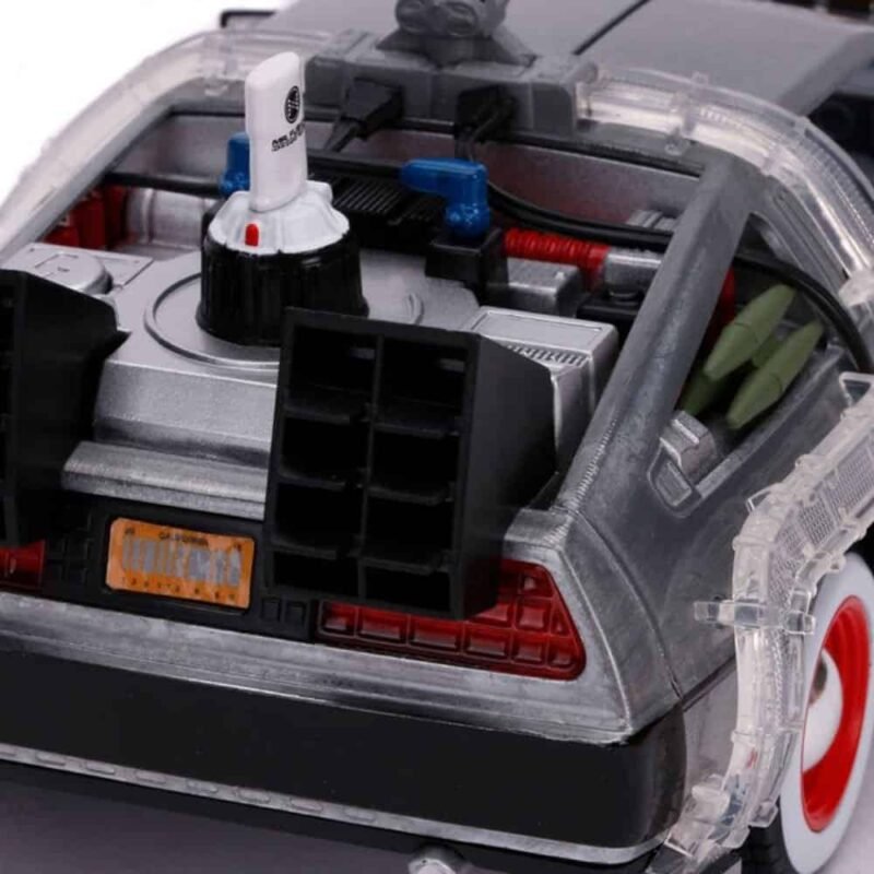 Miniatura coche DeLorean con luces de la película Regreso al futuro 3 a escala 1/24 Jada