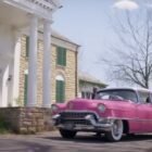 Coche descapotable rosa Cadillac Fleetwood Serie 60 de Elvis