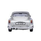Miniatura coche gris Aston Martin DB5 con todos los gadgets conducido por James Bond 007 en la película Goldfinger a escala 1/18 Autoart