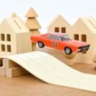 Miniatura coche Dodge Charger 1969 naranja de la serie El sheriff chiflado a escala 1/43 Norev