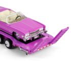 Miniatura coche rosa descapotable Cadillac Eldorado con camioneta con remolque Chevrolet C-30 de la película Amor a quemarropa a escala 1/64 Greenlight