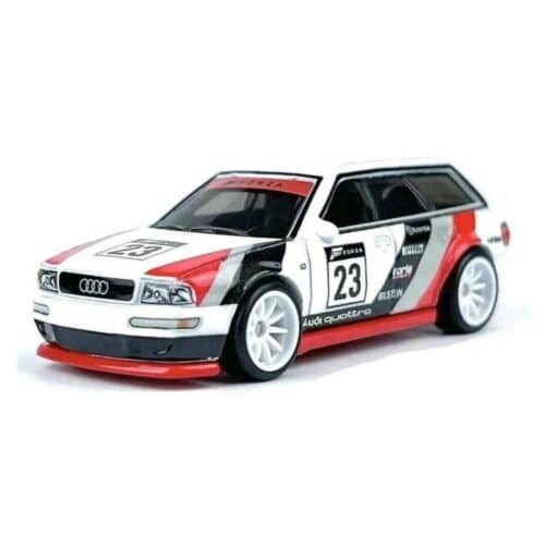 Miniatura coche carreras Audi Avant RS2 del videojuego Forza a escala 1/64 Hot Wheels