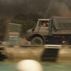 Coche camión todoterreno Mercedes-Benz Unimog U5023 de la película Jurassic World: El reino caído