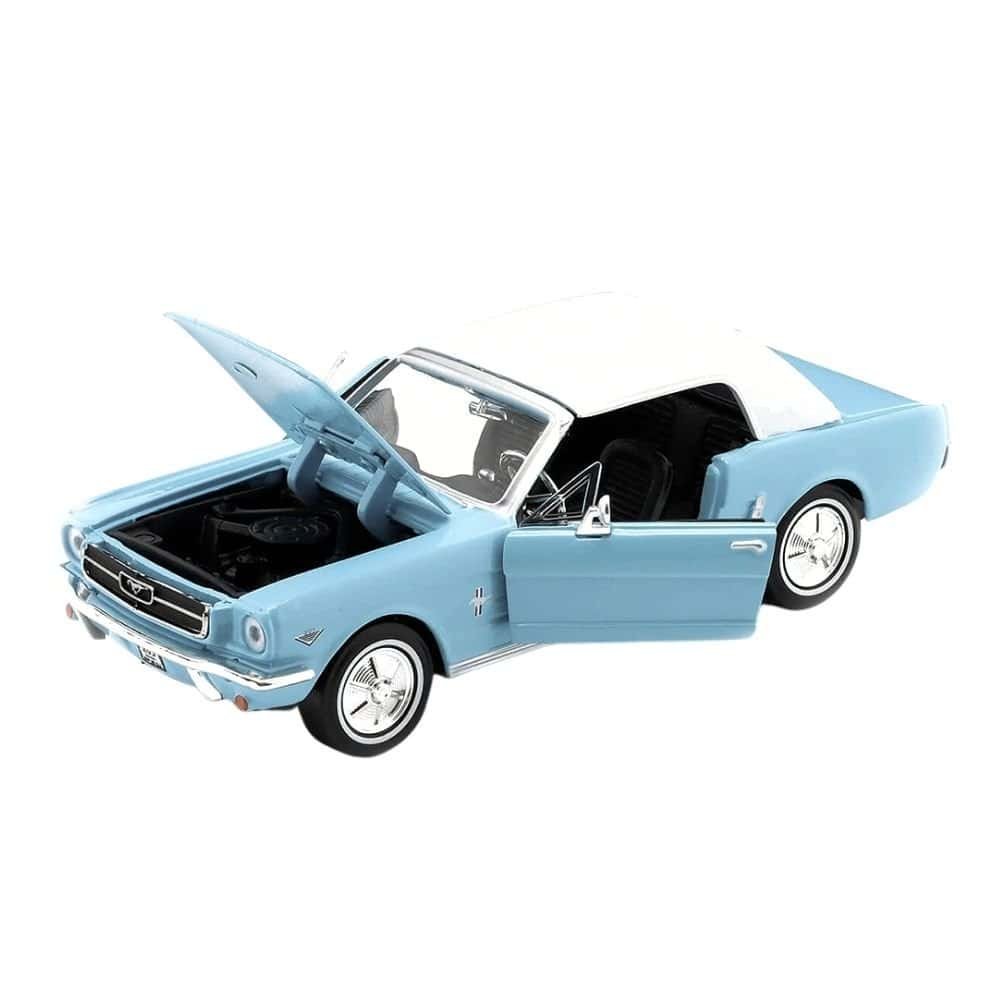 Miniatura coche descapotable blanco y azul Ford Mustang 007 Operación Trueno a escala 1/24 Motor Max