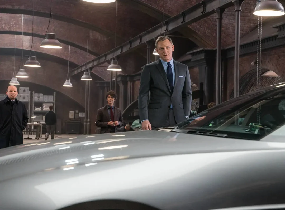 Coche Aston Martin DB10 conducido por James Bond 007 en la película Spectre