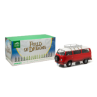 Miniatura furgoneta roja y blanca Volkswagen T2 Campo de sueños a escala 1/18 Greenlight