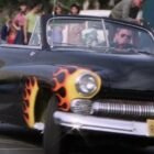 Coche Grease Mercury negro con llamas