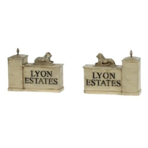 Columnas de entrada a Lyon Estates con leones de piedra escala 1/64 Cartrix pintadas a mano para diorama Regreso al Futuro