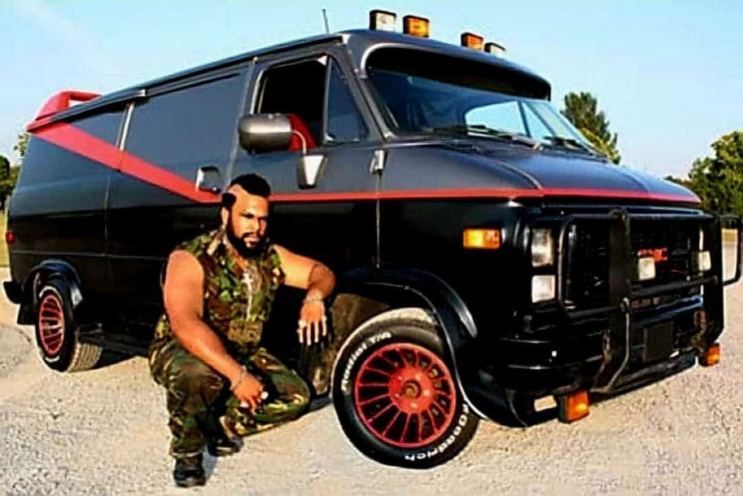 M.A. Barracus de la serie El Equipo A interpretado por Mr. T con GMC Vandura