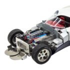 Coche miniatura Mach 5 de Speed Racer fabricado por Audix a escala 1/18 en aluminio con gadgets funcionales
