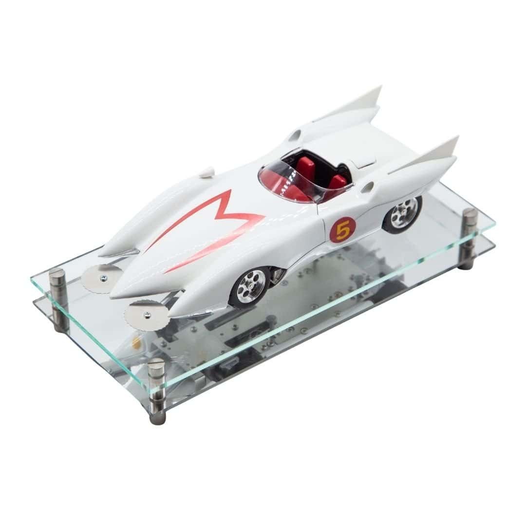 Coche miniatura Mach 5 de Speed Racer fabricado por Audix a escala 1/32 en aluminio con gadgets funcionales