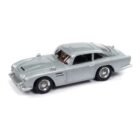 Miniatura coche gris Aston Martin DB5 conducido por James Bond 007 en GoldenEye a escala 1/64 Johnny Lightning con diorama