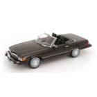 Coche en miniatura Mercedes-Benz 450 SL 1979 color negro de la película American Gigolo a escala 1/12 fabricado por KK Scale con capota extraíble.