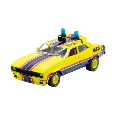 Coche de policía en miniatura Ford Falcon XB Big Bopper color amarillo, rojo y azul de la película Mad Max a escala 1/18 fabricado por Greenlight.